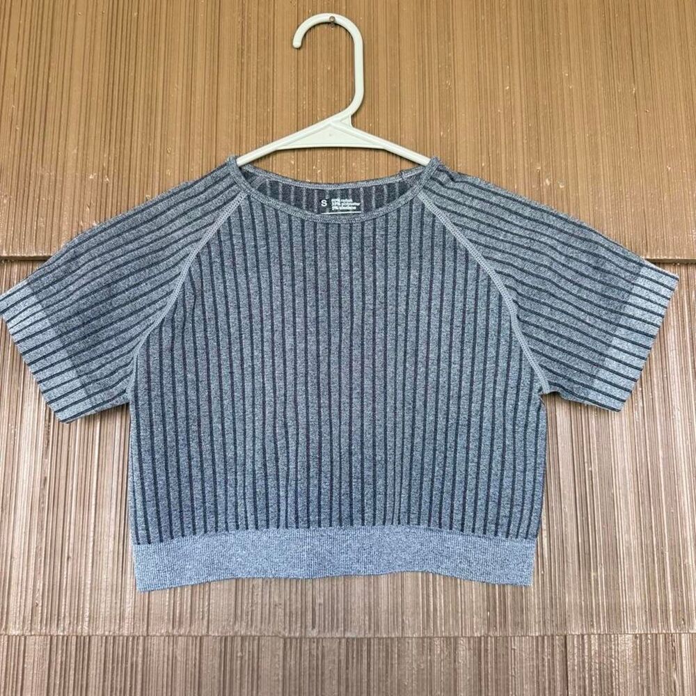 No-brand Women's Grey and Blue Crop-top